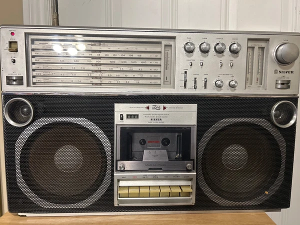Rare Silver ST858  radio large dail vintage boombox cassette radio