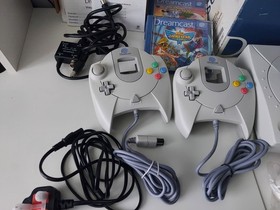 Sega Dreamcast Console (PAL) Boxed With Extra Controller, VMU's & Games