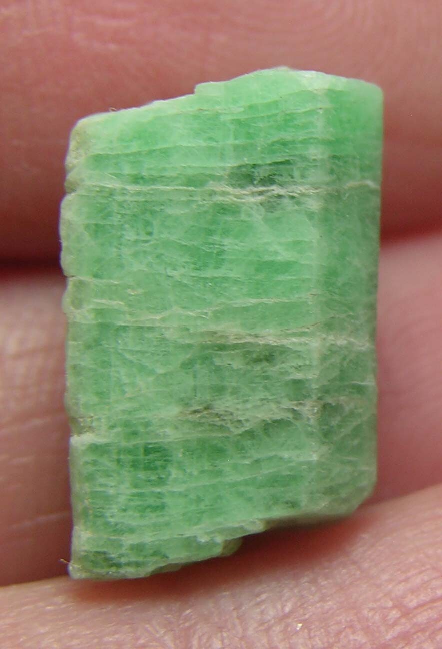 7.65ct Natural Ha Giang Vietnam Emerald Crystal Specimen 14mm 1.55g