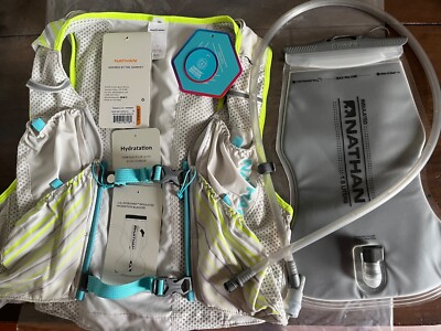 NEW Nathan Pinnacle 12 Women's XS Running Hydration Vest 1.6L Insulated Bladder
