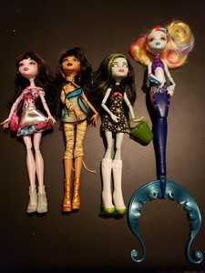 lote de muñecas monster high