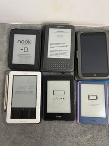 Lot of 8 Tablets / E-Readers - Untested
