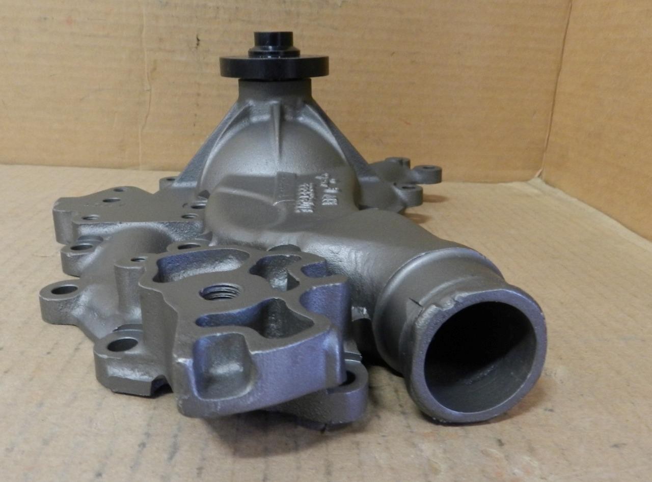 Chevrolet Corvette ZR1 1990-1995 Water pump with housing