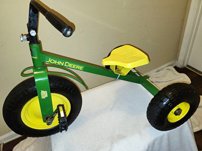 Vintage 1980 s John Deere Mighty Trike Tricycle Original tires.