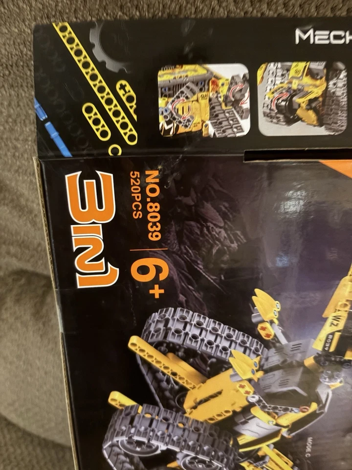 Mechanical Master 3 In 1 RC Robot Dinosaur Car No8039 Remote Control - Image 4 of 4