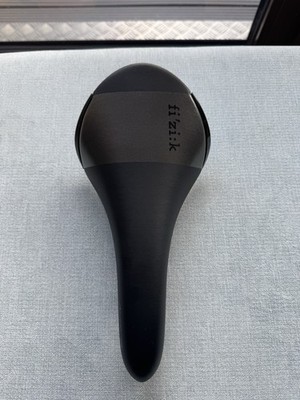 Fizik Aliante R7 Fahrradsattel & Cateye Rücklicht und Halterung