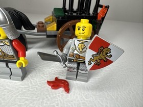 Retired 2010 LEGO Castle: Prison Carriage Rescue (7949) 99% COMPLETE