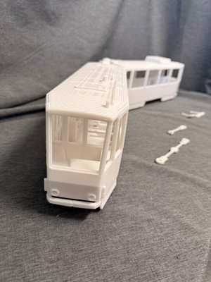 Spur G 1:22,5   Tatra KT4D Straßenbahn Bausatz, passend für LGB & Gartenbahn