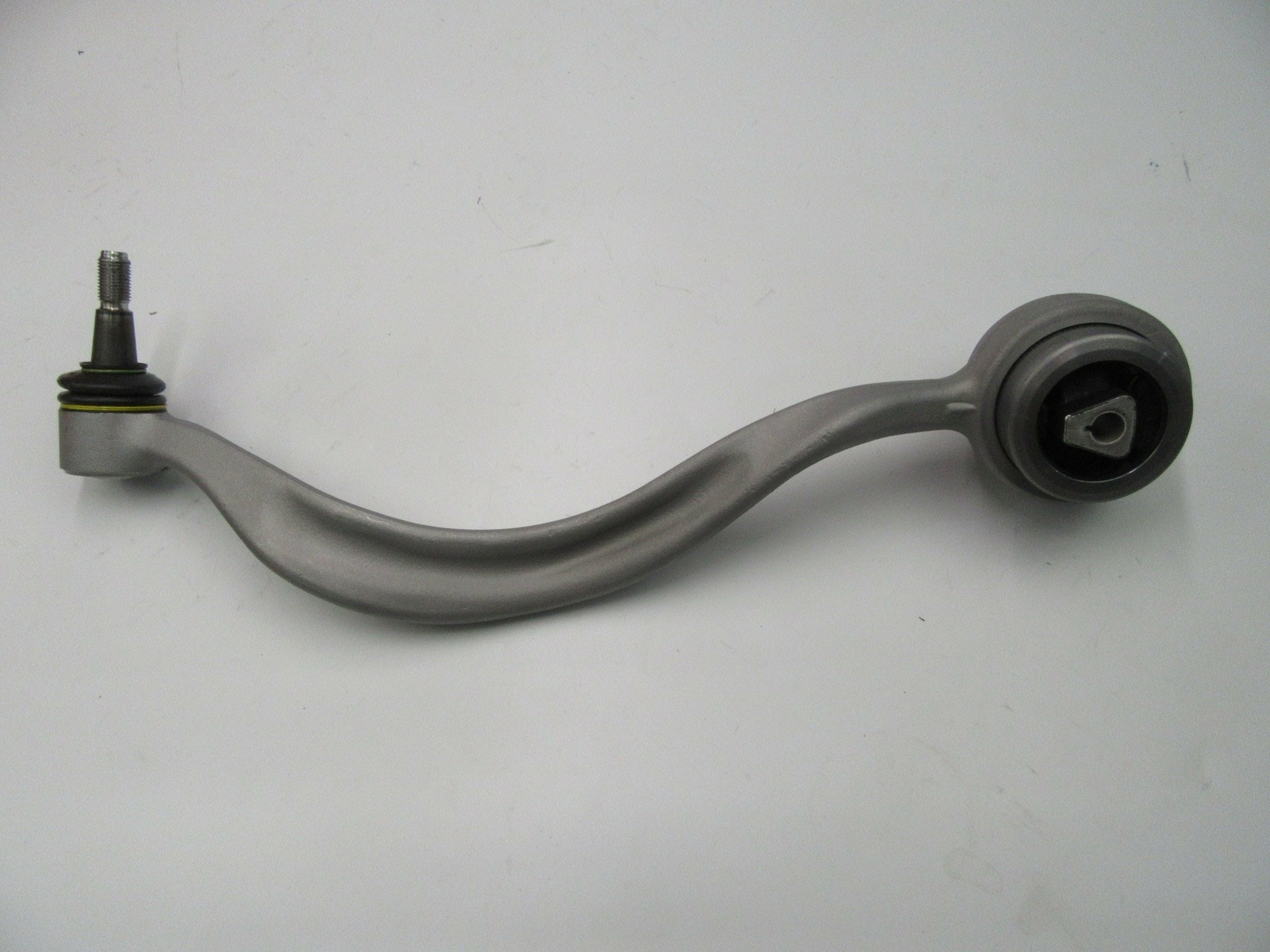 Rolls Royce Phantom wishbone lower control arm tension strut right 558