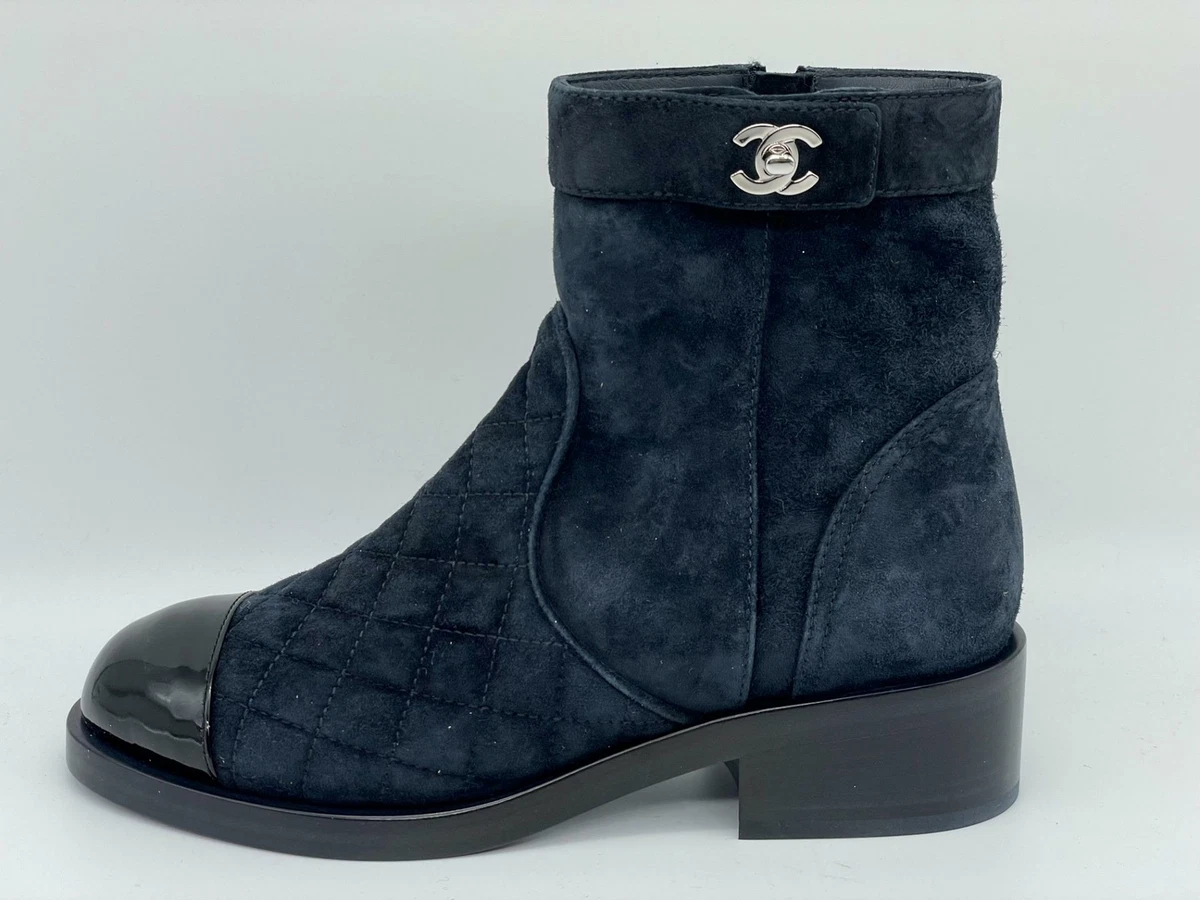 CHANEL 20K Suede Cap Toe Quilted CC Turnlock Flat Ankle Booties Boots $1475