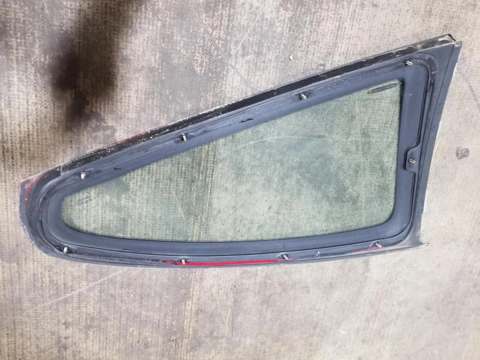 Pontiac GTO 2004-2006 cuarto de vidrio lado derecho del pasajero usado OEM #0053 Foto 3 de 4