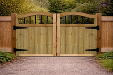 Wooden Driveway Gates – Swan Neck Design – Pressure Treated – 5ft,6ft high