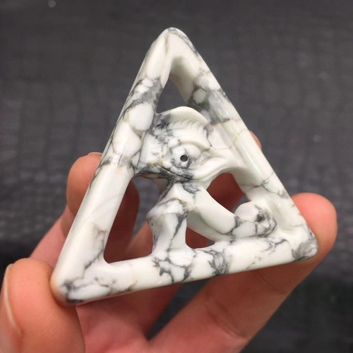 Natural White Howlite Crystal Quartz Carved Eye of Horus Healing Decoration 1pc - Picture 2 of 6