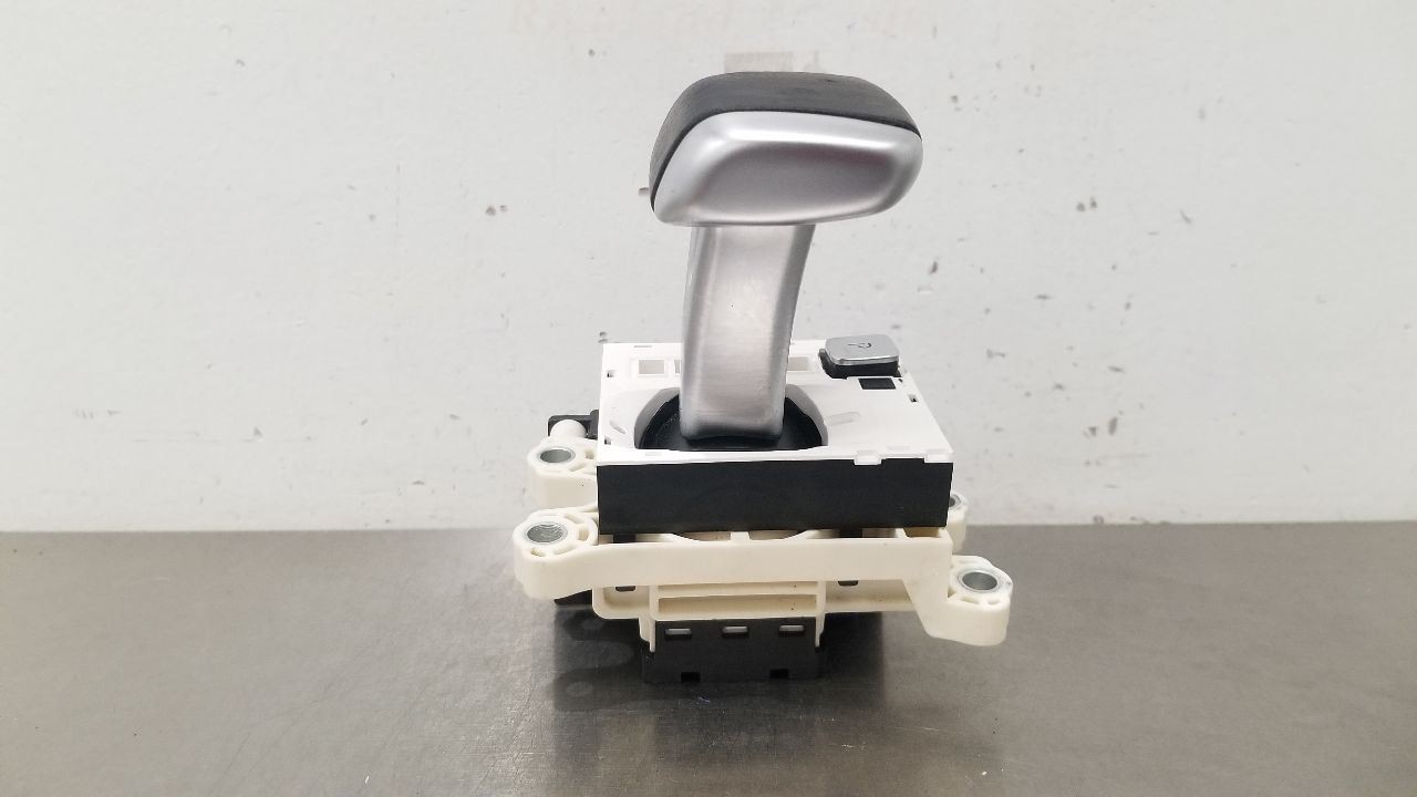 11 MERCEDES BENZ SLS AMG C197 AUTOMATIC TRANSMISSION SHIFTER 1972670024