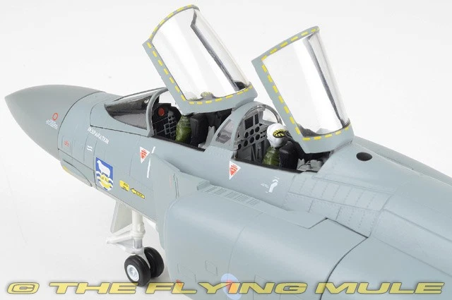 Corgi 1:48 F-4M Phantom FGR.Mk 2 RAF No.1435 Flight XV466 - Image 3 of 4