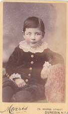 CDV PRZYCIEMNIANE ZDJĘCIE YOUNG BOY BY MORRIS, DUNEDIN NOWA ZELANDIA