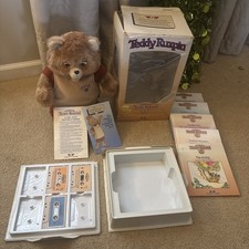 Worlds of Wonder Teddy Ruxpin animated bear. Original packaging,