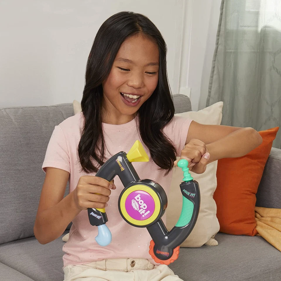 Bop It Extreme Juego Electrónico para 1 o Más Jugadores, Divertido Juego Interactivo Fiesta Foto 4 de 4