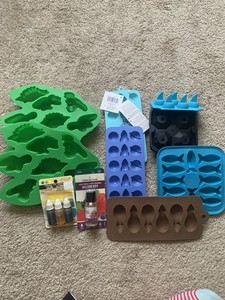 Soap Silicone Molds 8pcs Animal Dinosaur Space Mouse Lot Soap/Candle Making