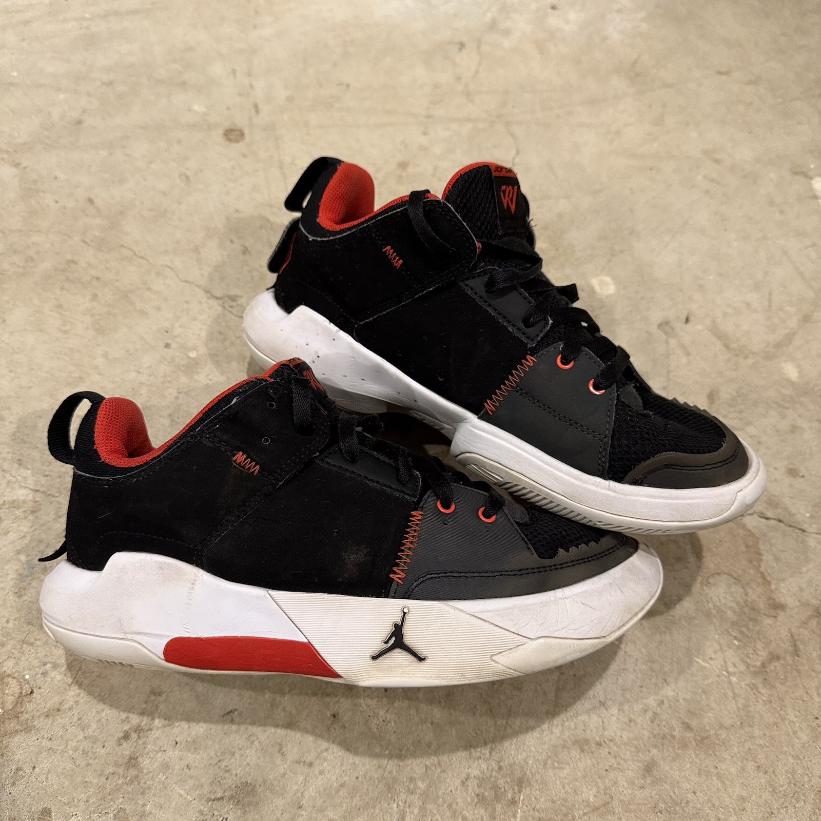 Sneakers Size 7y