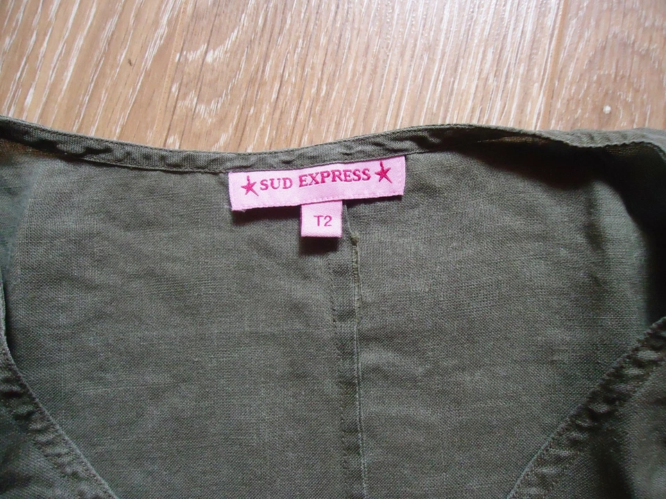SUD EXPRESS HAUT EN RAMIE. SANS MANCHES.TAILLE :2.VERT ARMEE BASE BRODEE. - Photo 3/4