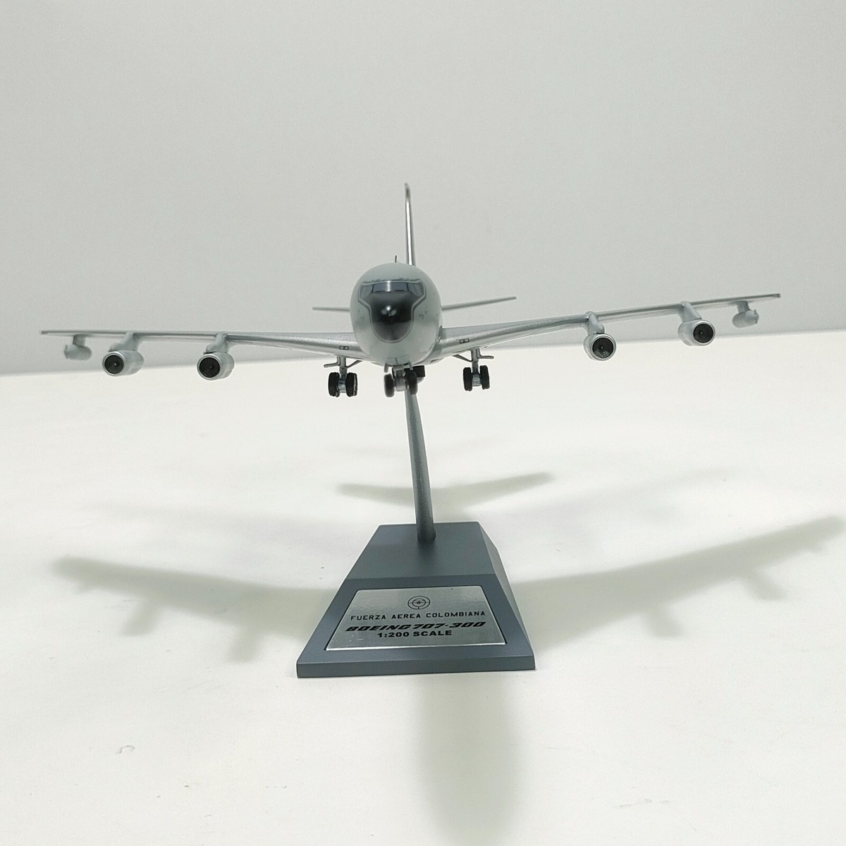 航空機・ヘリコプター INFLIGHT200 FUERZA AEREA 707-300 INFLIGHT 200 FUERZA AEREA COLOMBIAN BOEING 707-300