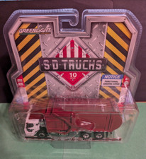 Greenlight 1:64 S scale SD Trucks Series 10 2019 Mack LR Refuse Trash Truck