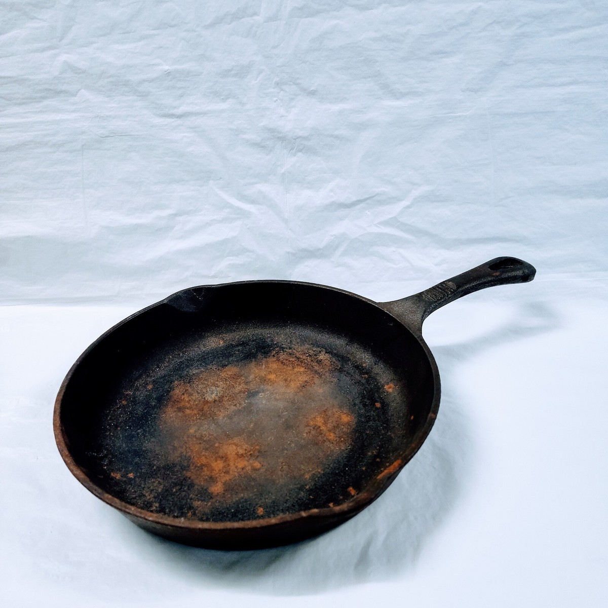 Vintage Benjamin & Medwin Cast Iron Skillet 10 1/2 Inches w