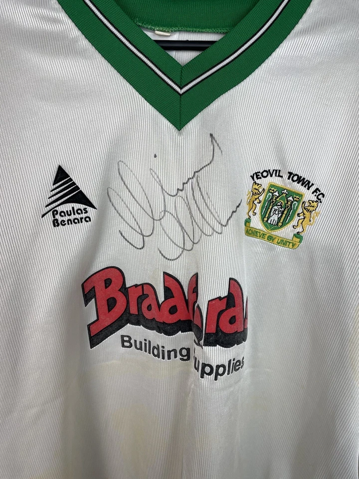 YEOVIL TOWN 2002/2003 MATCH WORN AWAY FOOTBALL LONG SLEEVE #11 MCINDOE SIGNED - Image 4 of 4