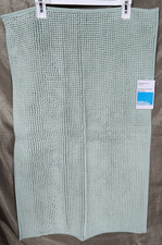 NWT Room Essentials Mint Green Bath Rug Bath Mat 20' x 32" Easy Care Stain Resis