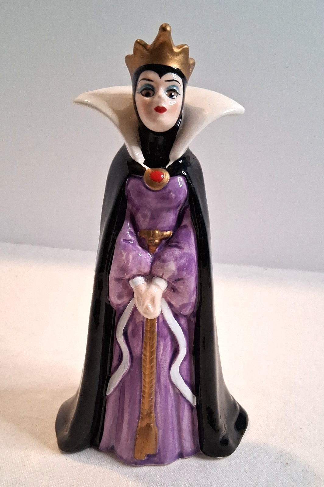 Pottery Robe Vintage Disney Snow White Evil Queen 7