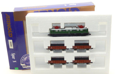 Arnold Spur N 0359 Zugset mit E-Lok E50 063 der DB und 4 Güterwagen