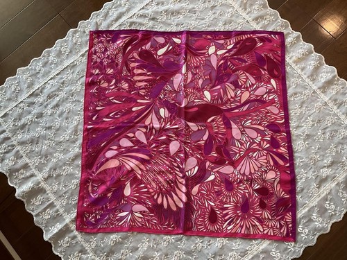 Vintage Hermes Silk Scarf 70 Mexico Floral Design in Rose, Fuchsia, Mauve 66cm - Picture 4 of 4