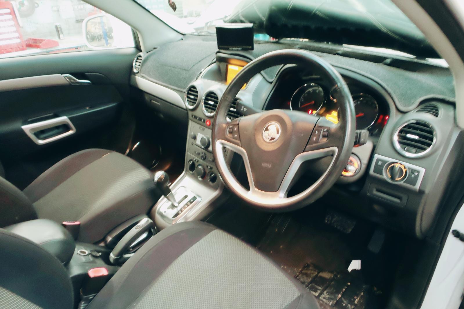 2010 Holden Captiva LOCK MECHANISM RIGHT FRONT DOOR LOCK CG 09/06-02/11 06 07 08 09 image 9