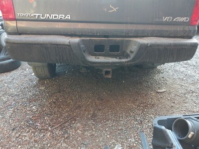 03-06 TOYOTA TUNDRA REAR BUMPER WITHOUT STEPSIDE WITH TOW PACKAGE GRAY-1E3