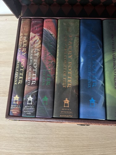 Harry Potter Complete Set With Collectible Treasure Chest / Trunk (Hardcover) - Foto 2 di 12