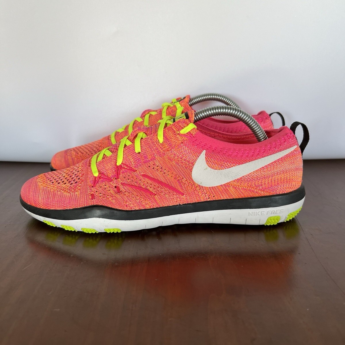 Nike Flyknit スパイクシューズ レッド/イエロー Nike Focus Flyknit Shoes 843987-999 Size 10 Women Pink Athletic