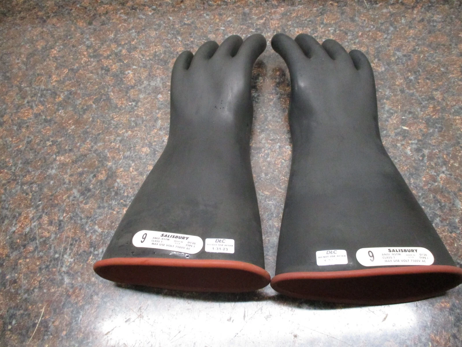 Novax Salisbury D120 Size 9 Lineman Rubber Insulating Gloves Class 1 1 7500V