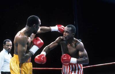 Sugar Ray Leonard Is Hit With A Punch From Thomas Hearns OLD BOXING PHOTO