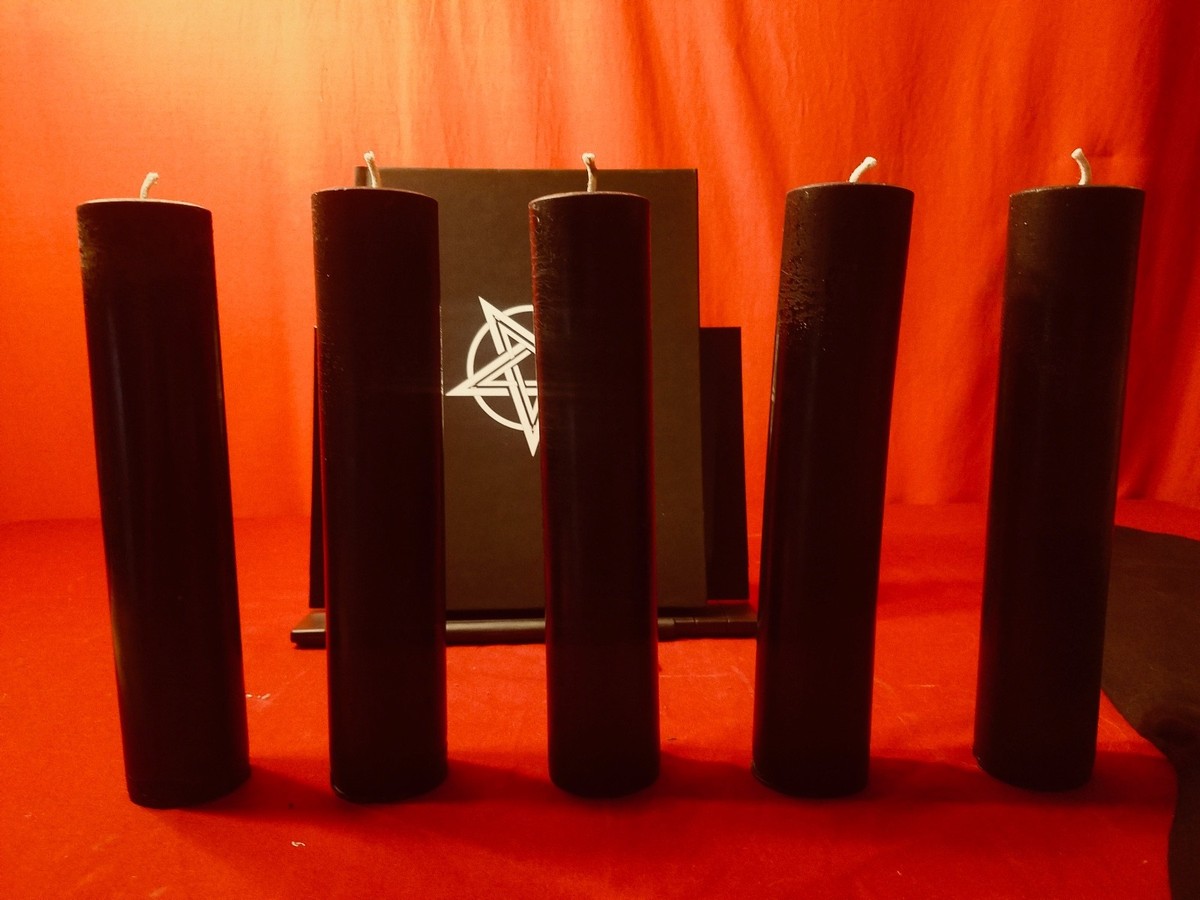 ティンデル5冊セット Pact with the Devil Kit: 5 Black Candles, Hood, Goatskin