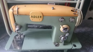 ADLER NÄHMASCHINE 453A Automatik mit Näh-Motor inkl. Fußpedal Jeans Leder