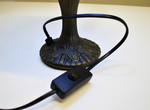 Tiffany Style Table Lamp Handcrafted Art Stained Glass Bedside Lamps Desk Light - Picture 4 of 34