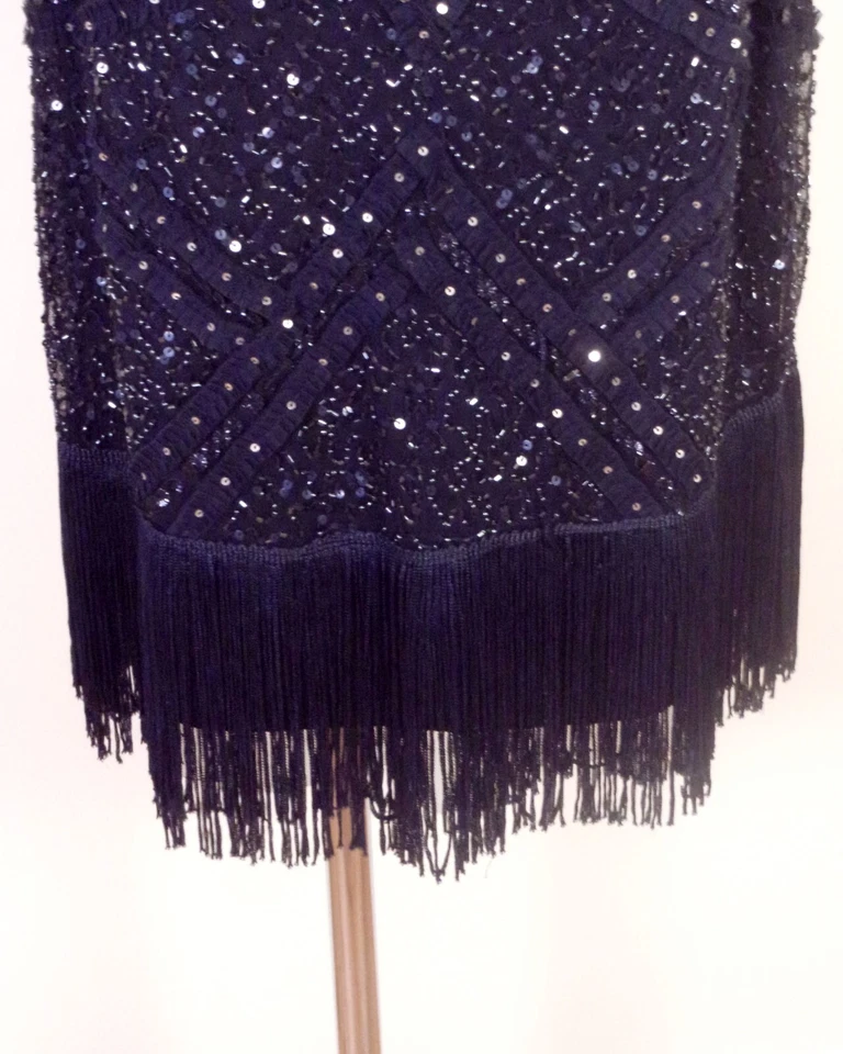 Usado en Excelente Condición Vestido Aidan Mattox Azul Marino Tul Lentejuelas Semi Formal Manga Gorra Borla Baile de graduación Talla 4 Foto 3 de 4