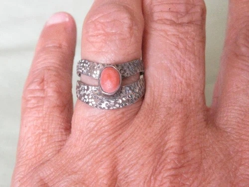 Vintage Sterling Silver Coral Ring size 6.75  Nice Design