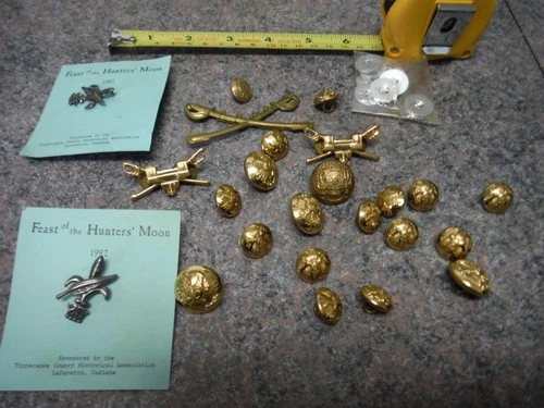 Lot Civil War Eagle Military Uniform Buttons Set Militaria hunters moon pins 32