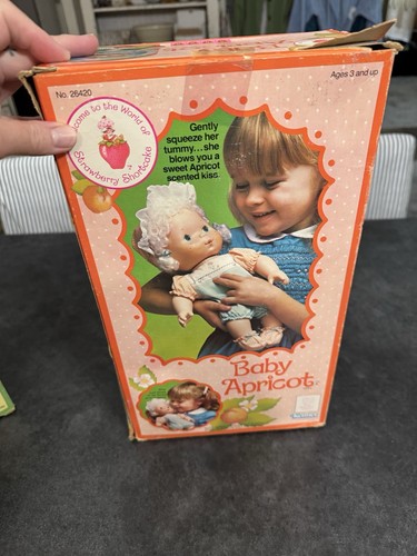 MUÑECA VINTAGE 1982 FRESA PASTEL BEBÉ ALBARICOQUE SOPLAR UN BESO! - Imagen 6 de 9