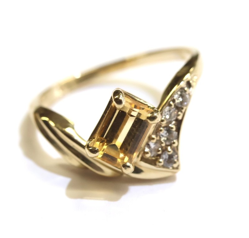 14k yellow gold gemstone Natural .10ct diamond emerald cut Citrine ring 3.7g 6.5