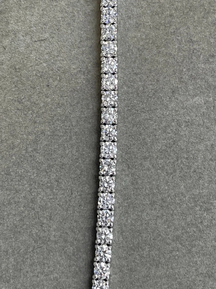 Brazalete de tenis de diamantes naturales de 6,00 quilates. Oro blanco 14k. 7 pulgadas. 4 puntas Foto 4 de 4