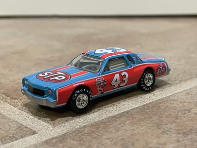 スチールレースカー ミニカー ナンバー17 1978 Richard Petty STP Chevrolet Monte Carlo Round Headlight