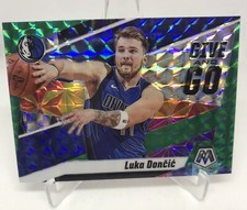 2019-20 Panini Mosaic Give And Go #10 Luka Doncic Green Prizm SP! Mavericks! 